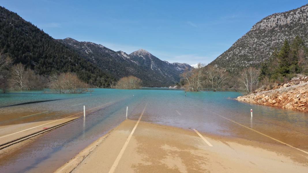 Yirmi gündür kapalı! Konya-Antalya yolunda sular çekildi mi? İşte en güncel hali 5